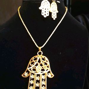 Brand new gold tone Hamsa necklace set
